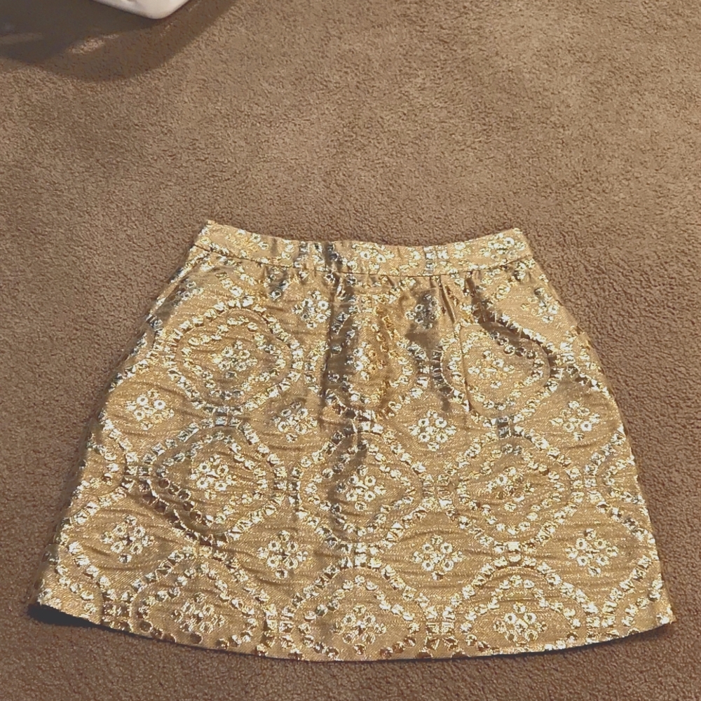Stunning Gold REDValentino Skirt with zip in back.